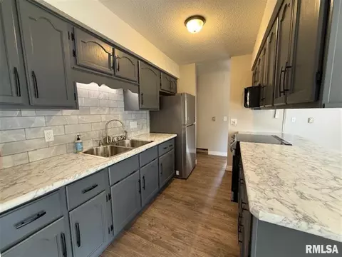 966 S Garfield St, Macomb, IL 61455 photo 6