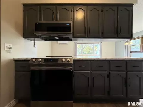 966 S Garfield St, Macomb, IL 61455 photo 8