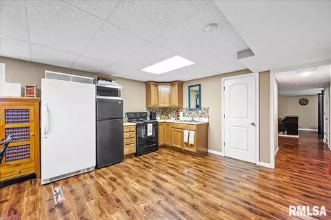 205 Logsdon Ct, Eureka, IL 61530 photo 29