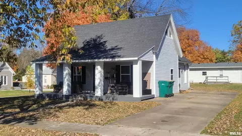 304 E Summit St, Macomb, IL 61455