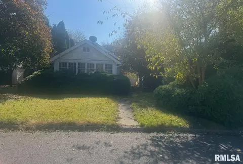 316 E Sheen St, East Peoria, IL 61611