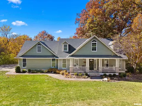 110 Grimm Rd, Goodfield, IL 61742