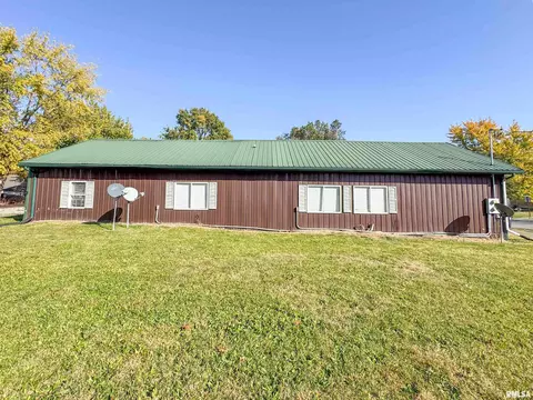 825 Grant Pl, Canton, IL 61520 photo 9