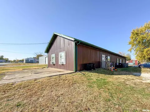 825 Grant Pl, Canton, IL 61520 photo 10