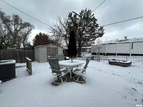 Exterior - 103 Holden Dr, Macomb, IL 61455 photo 5 of 5