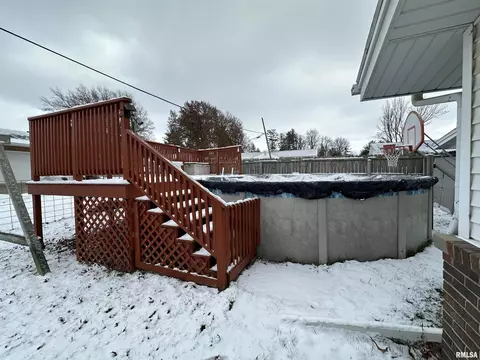 Exterior - 103 Holden Dr, Macomb, IL 61455 photo 2 of 5