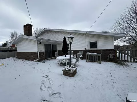 Exterior - 103 Holden Dr, Macomb, IL 61455 photo 3 of 5