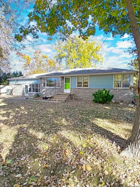 324 Cherry Ln, Washington, IL 61571 photo 4