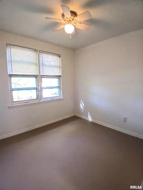 324 Cherry Ln, Washington, IL 61571 photo 10