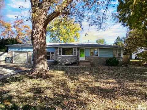 324 Cherry Ln, Washington, IL 61571