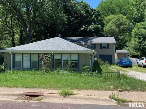 101 12 Kerfoot St, East Peoria, IL 61611