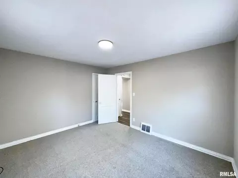 813 E Willcox Ave, Peoria, IL 61603 photo 17