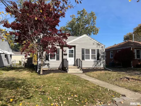 813 E Willcox Ave, Peoria, IL 61603 photo 2