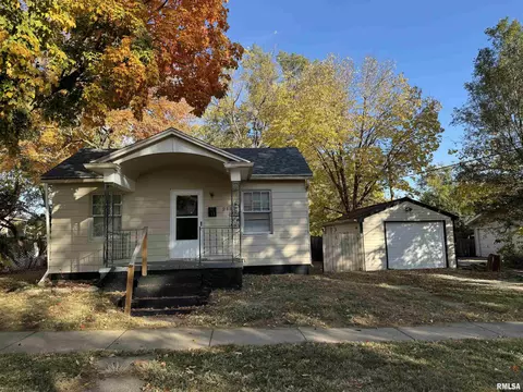 2112 N Atlantic Ave, Peoria, IL 61603