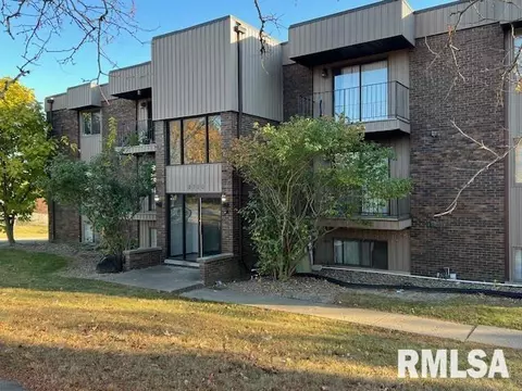 2700 W Forrest Hill Ave, Peoria, IL 61606