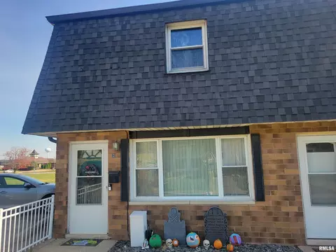 1907 Canterbury Dr, Washington, IL 61571