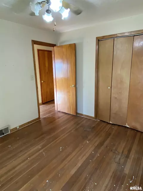 1245 Sunview Dr, Canton, IL 61520 photo 16