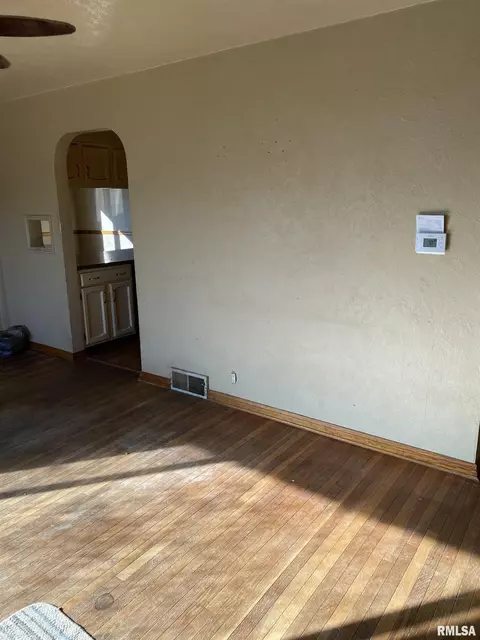 1245 Sunview Dr, Canton, IL 61520 photo 5