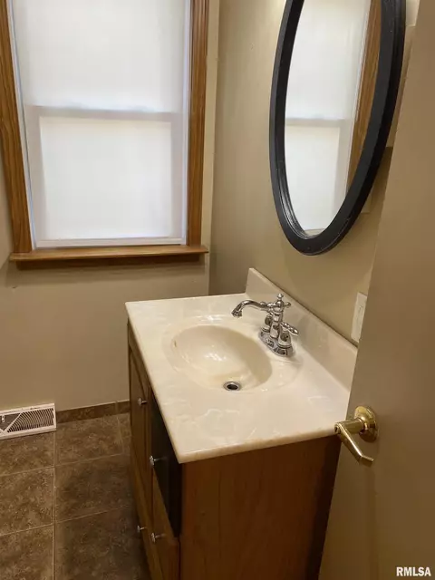 1245 Sunview Dr, Canton, IL 61520 photo 24