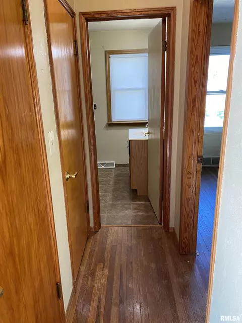 1245 Sunview Dr, Canton, IL 61520 photo 23