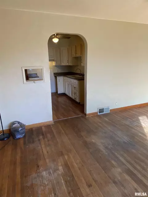 1245 Sunview Dr, Canton, IL 61520 photo 7