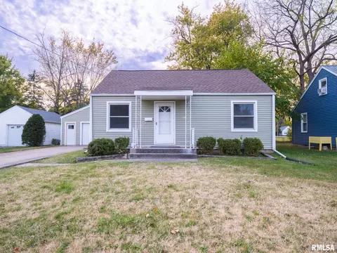 108 S Lawndale Ave, Washington, IL 61571