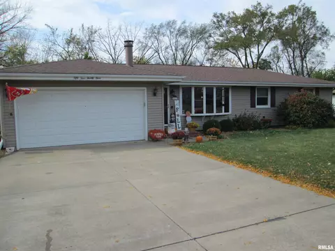 5423 N James Rd, Peoria, IL 61615
