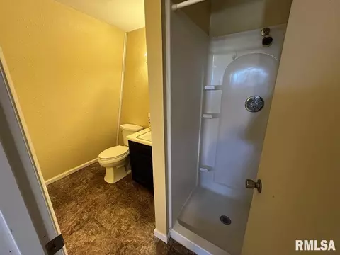 432 Hurst Dr, Macomb, IL 61455 photo 33