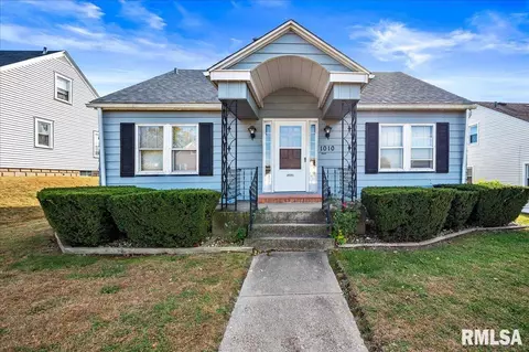 1010 Mary St, Pekin, IL 61554