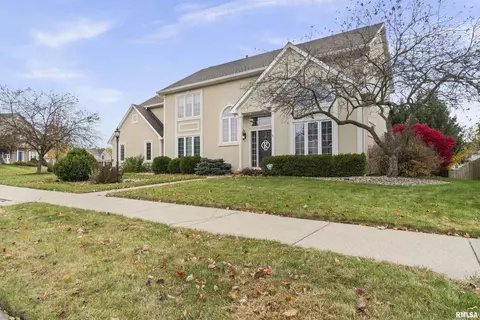 3400 W Brenwick Dr, Peoria, IL 61614