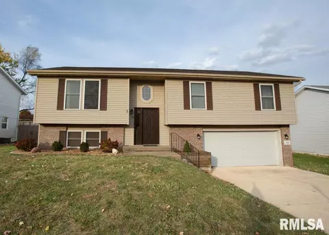 108 Lexington Dr, East Peoria, IL 61611
