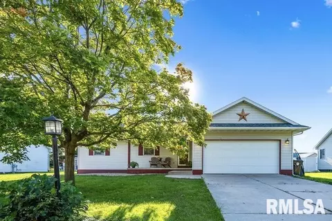 419 N Pekin Ln, Hanna City, IL 61536