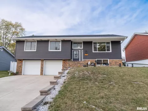 5719 W Overland Pass, Peoria, IL 61607
