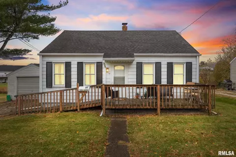 317 Court Dr, Washington, IL 61571