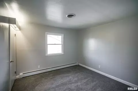 706 W Jackson St, Abingdon, IL 61410 photo 17