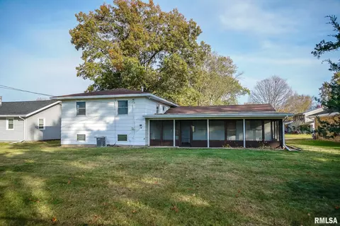 706 W Jackson St, Abingdon, IL 61410 photo 4