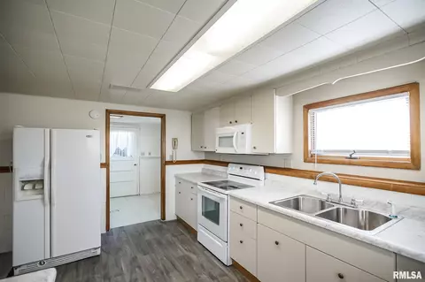 706 W Jackson St, Abingdon, IL 61410 photo 43