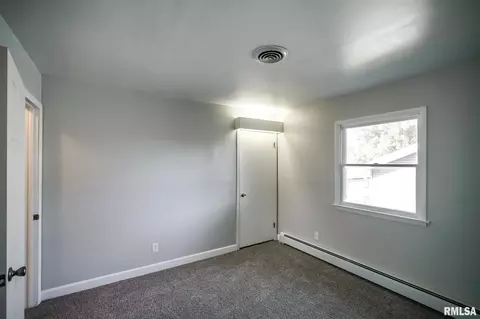 706 W Jackson St, Abingdon, IL 61410 photo 21