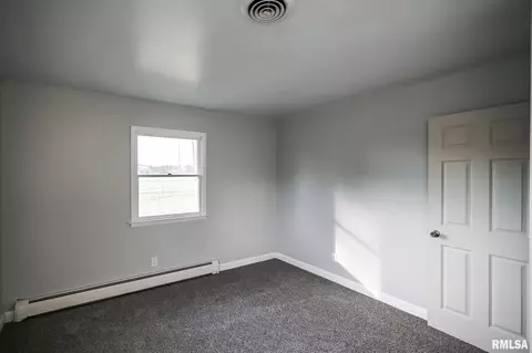 706 W Jackson St, Abingdon, IL 61410 photo 29