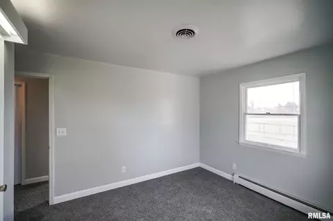 706 W Jackson St, Abingdon, IL 61410 photo 25