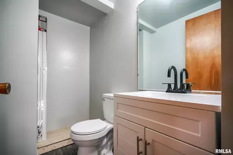 706 W Jackson St, Abingdon, IL 61410 photo 57