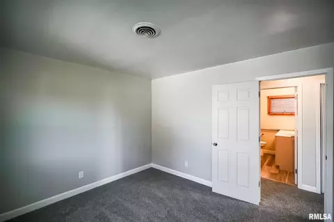 706 W Jackson St, Abingdon, IL 61410 photo 18