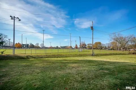 706 W Jackson St, Abingdon, IL 61410 photo 10