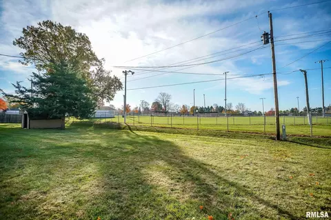 706 W Jackson St, Abingdon, IL 61410 photo 8