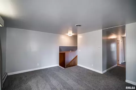 706 W Jackson St, Abingdon, IL 61410 photo 14