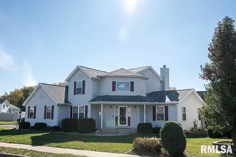 10407 N Churchill Dr, Peoria, IL 61615