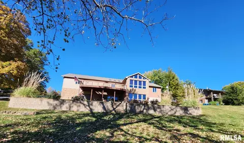 15625 Pawnee Dr, Cuba, IL 61427