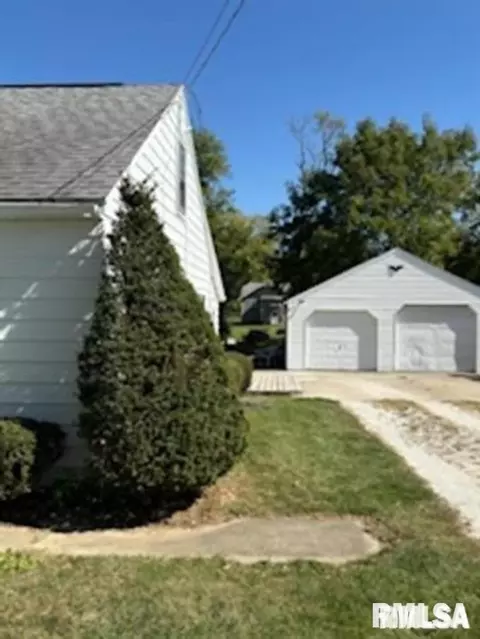 214 Albert St, Washington, IL 61571 photo 2