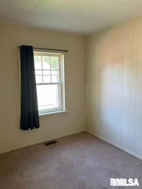 214 Albert St, Washington, IL 61571 photo 5