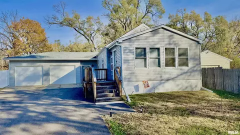 803 E Tripp Ave, Peoria, IL 61603